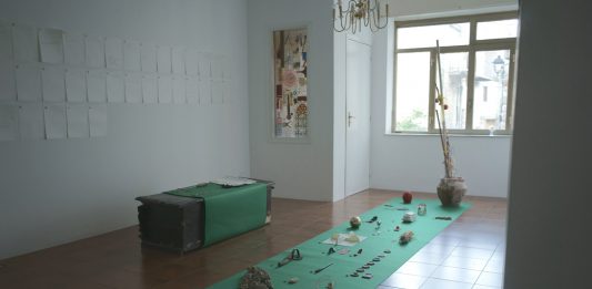 Hybrida Tales by Untitled Association #36: casapiena microcentro e Reading Room