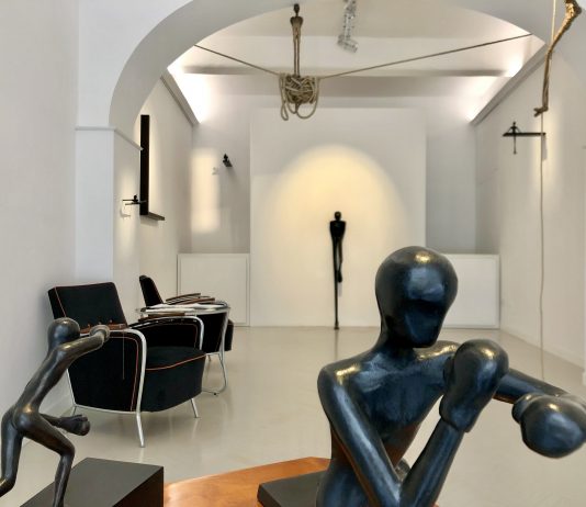 ‘Mirrors’: Alex Pinna alla Saraceno Art Gallery, Roma