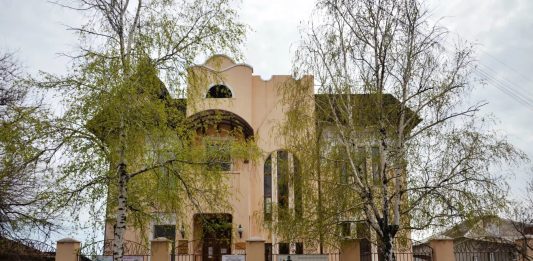 L’Arkhip Kuindzhi Art Museum di Mariupol distrutto dalle bombe