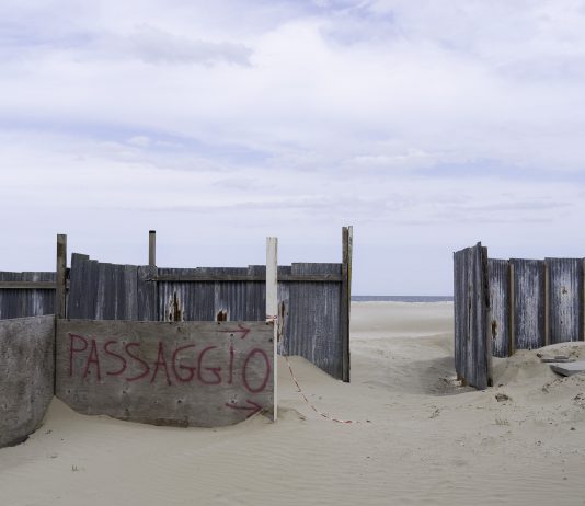 Oltre lo sguardo della fotografia, attraverso il mondo. La mostra da Podbielski Contemporary
