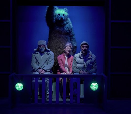 Noi, bestie incredule tra passato, presente e futuro