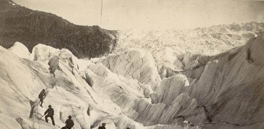 Dal vero. La fotografia svizzera del XIX secolo in mostra al MASI Lugano Adolphe Braun, Il ghiacciaio del Rodano, 1864, Albumina. ETH-Bibliothek Zürich, Bildarchiv