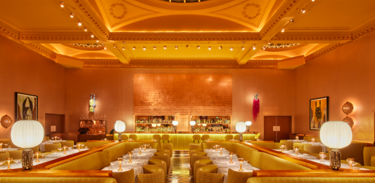 sketch: il ristorante d’artista, con le opere di Yinka Shonibare The Gallery, la galleria-brasserie di sketch riallestita da Yinka Shonibare e India Mahdavi (per cortesia sketch)