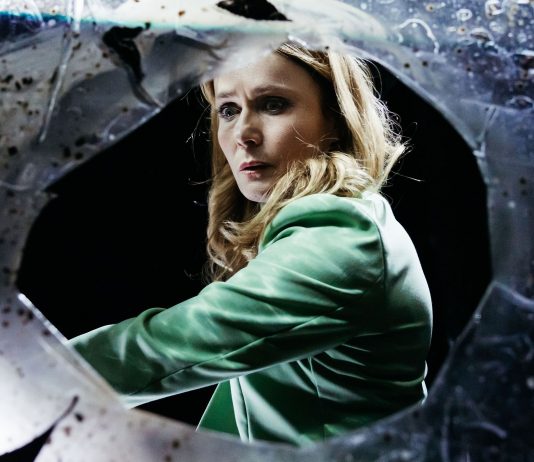 Cuori e vite ghiacciate, verso il disgelo: il thriller di Bryony Lavery a Torino