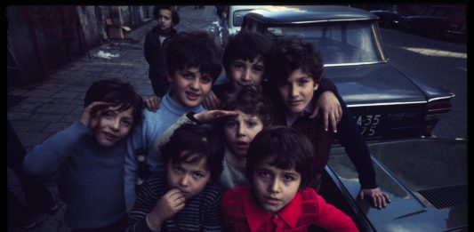 Lo sguardo del gigante sugli uomini: vita e fotografia di Caio Mario Garrubba foto di caio mario garrubba