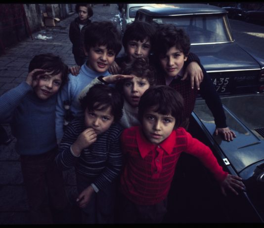 Lo sguardo del gigante sugli uomini: vita e fotografia di Caio Mario Garrubba foto di caio mario garrubba