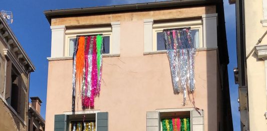 Daniel González per exibart: un velo danzante per illuminare la Biennale di Venezia