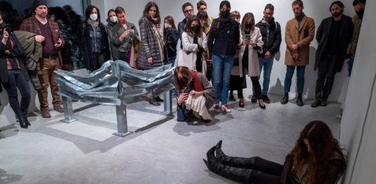 Un NO scritto col sangue: Loredana Longo da Pantaleone, a Milano Loredana Longo da Pantaleone