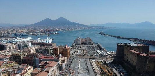 Dobbiamo ancora vedere come sarà la nuova piazza Municipio a Napoli