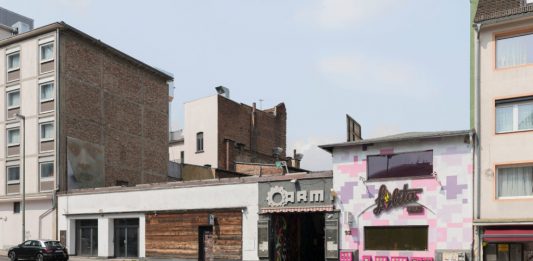 A Kassel, documenta 15 colpita dai segni fascismo e dalla violenza