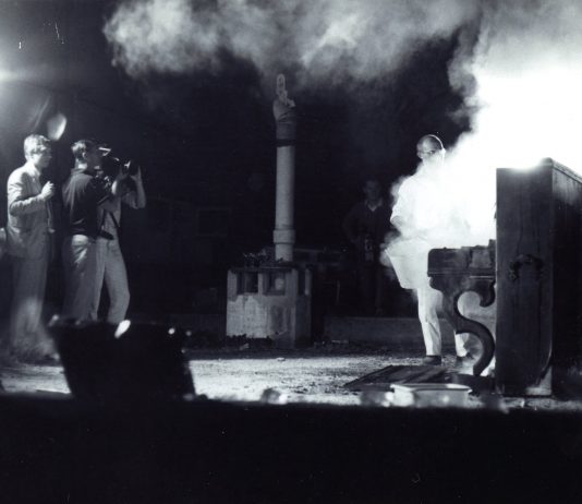 Venezia, “On Fire”: focus su un bruciante Arman