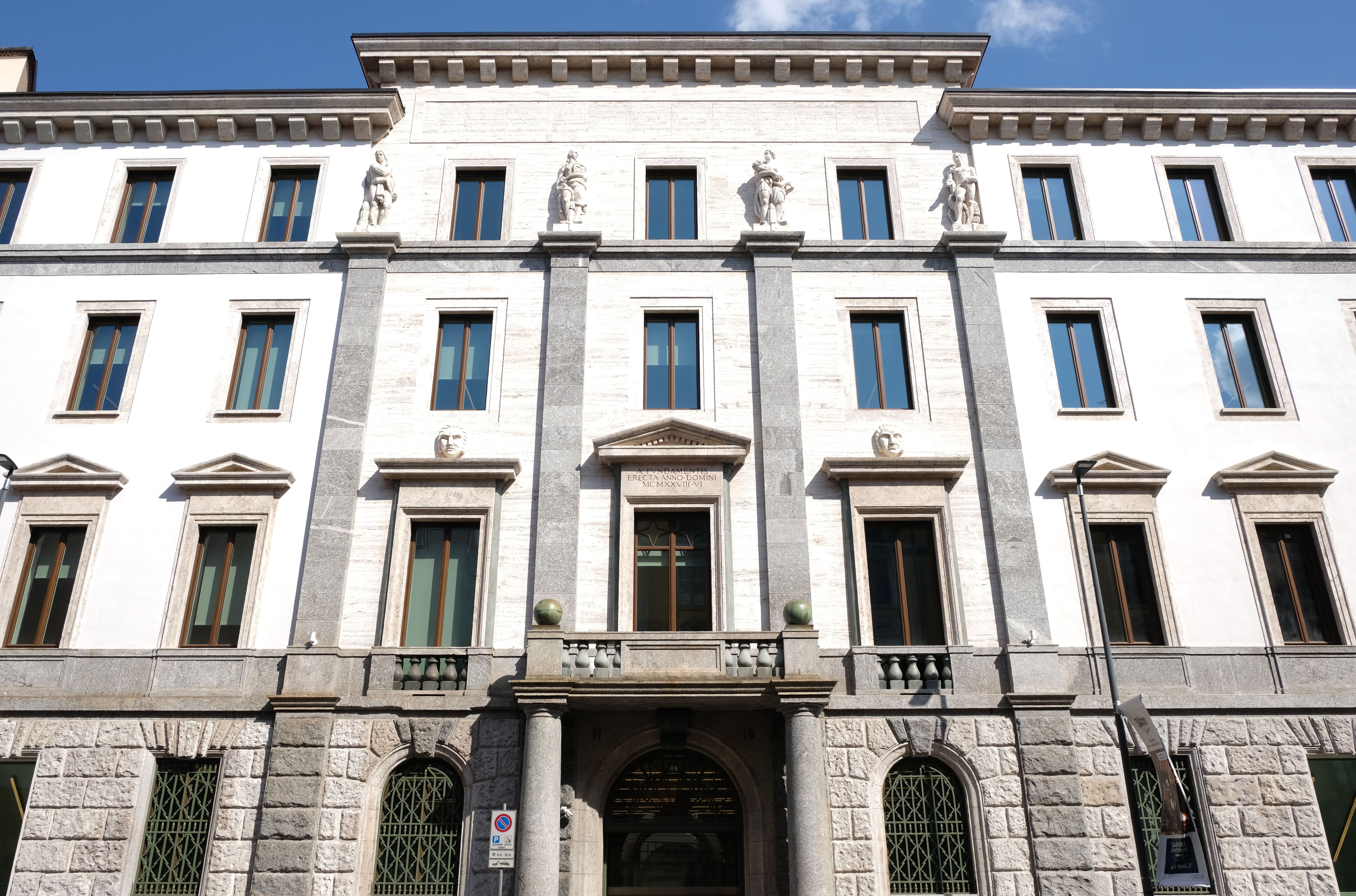 In Milan, the headquarters of Ersel Bank opened a space dedicated to art