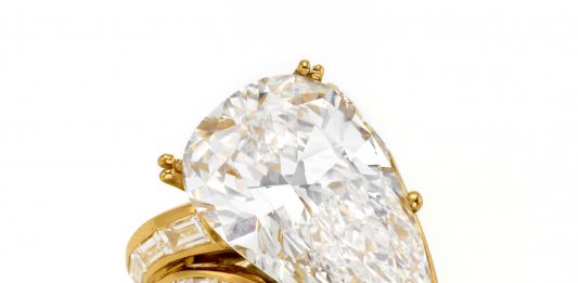 Il Ponte Casa d’Aste: gocce di diamanti, coralli e contrappunti plastici ponte aste