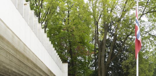 Lady Tarin racconta la Biennale di Venezia con la fotocamera Xiaomi 12 pro