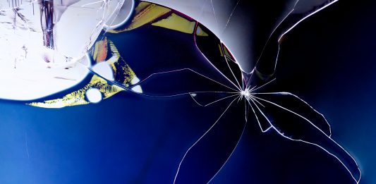 Pensavo fosse un bad trip e invece era la realtà: None Collective da Cosmo installazione di none collective da cosmo