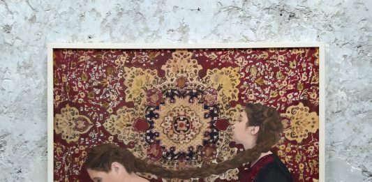 Ecmnesia: da Cosmo, un racconto identitario tra passato e presente