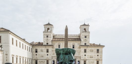 Il Festival des Cabanes a Villa Medici, tra giardini e creature mitologiche