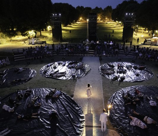 A Ravenna, il Paradiso di Dante si attraversa con il naso all’insù