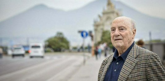 Addio a Raffaele La Capria: morto lo scrittore della Napoli elegante e allucinata raffaele la capria