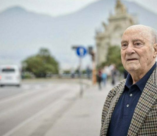 Addio a Raffaele La Capria: morto lo scrittore della Napoli elegante e allucinata raffaele la capria