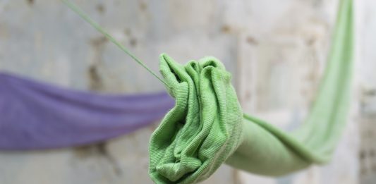 Memoria del colore e del corpo: Giusi Sferruggia alla Siringe di Palermo