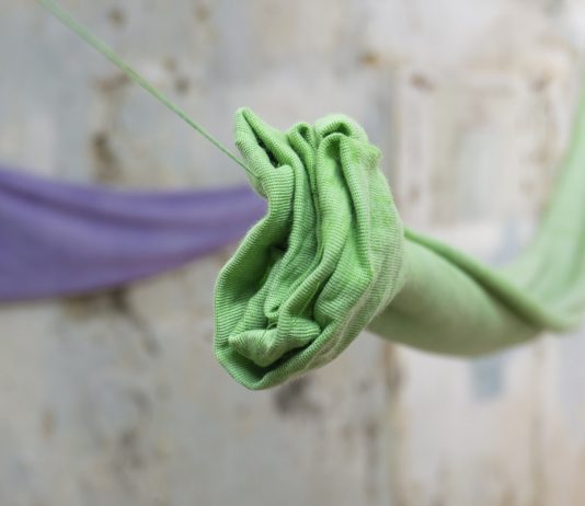 Memoria del colore e del corpo: Giusi Sferruggia alla Siringe di Palermo