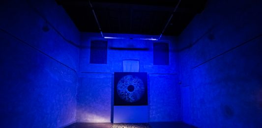 Luce nelle forme di un’arte come promessa di pace