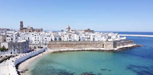 Panorama Monopoli: Italics porta 60 artisti tra palazzi, chiese e chiassi