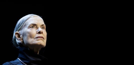 La strada della danza parte dalla rivoluzione: intervista a Lucinda Childs