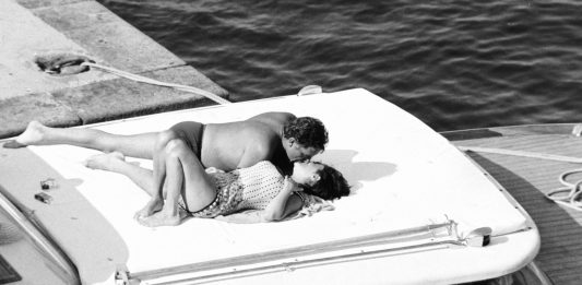 Il bacio di Liz Taylor e Richard Burton diventa un’opera NFT