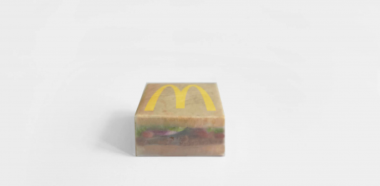 Outside the box: Kanye West firma il nuovo packaging di McDonald’s