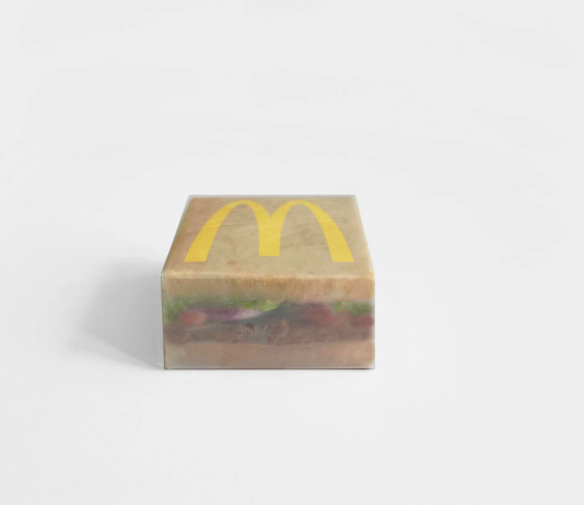 Outside the box: Kanye West firma il nuovo packaging di McDonald’s