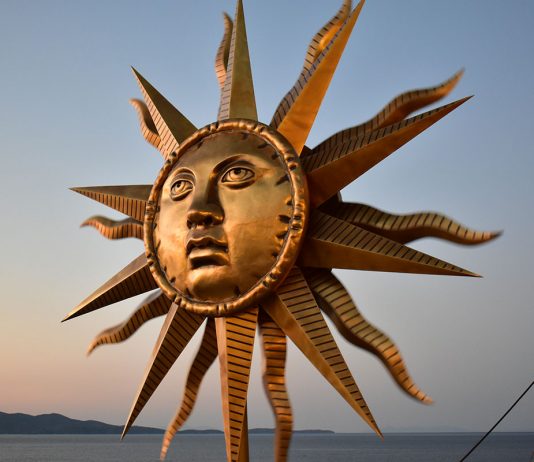 La nuova mostra di Jeff Koons nell’isola di Hydra