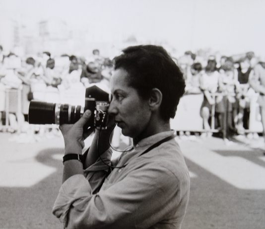 Addio a Lisetta Carmi, fotografa dallo sguardo sincero e poetico