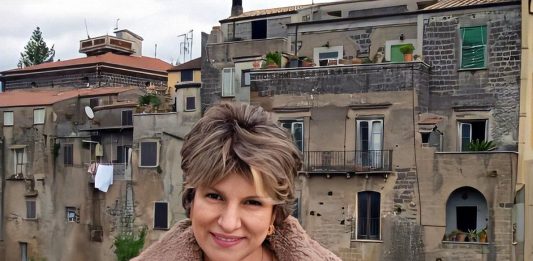 Other identity #17. Altre forme di identità culturali e pubbliche: intervista a Betty Bee Betty Bee RITRATTO