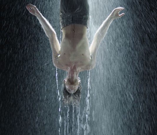 Una mostra di Bill Viola a Napoli, per riaprire una chiesa di epoca Barocca