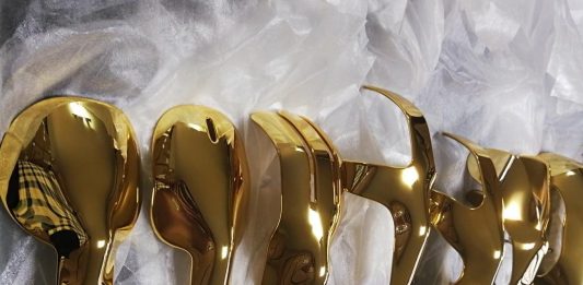 Da Piano Zer0, a Roma, dieci maschere d’oro per dirci chi siamo