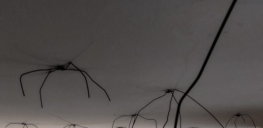 Nel flusso della città: l’installazione di Carlo Dell’Acqua da Non Riservato