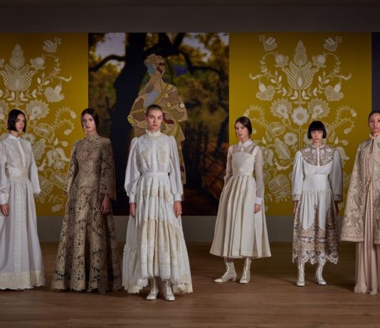 I fiori dell’arte ucraina per l’autunno inverno 2022-2023 di Dior