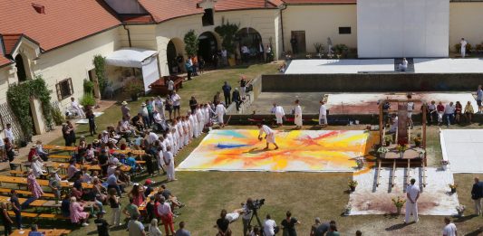 L’eredità di Hermann Nitsch nell’Azione-di-6-giorni: d’ora in poi un classico da replicare