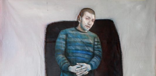 Arte in mostra dai balconi di Bari: un inno alla leggerezza dell’estate