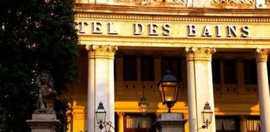 Mostra del Cinema di Venezia: aperitivi da film, sulla spiaggia di Cosmo