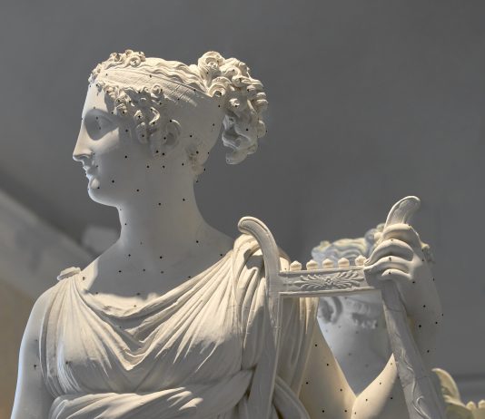 Scultura, un dialogo senza tempo: Canova e Fidia in mostra a Villa Carlotta