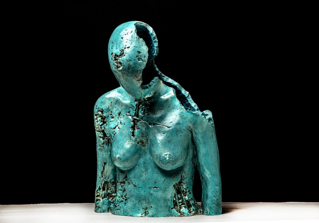 Elia Alunni Tullini, Turquoise shell, 2022, maiolica, 60x40x30 cm