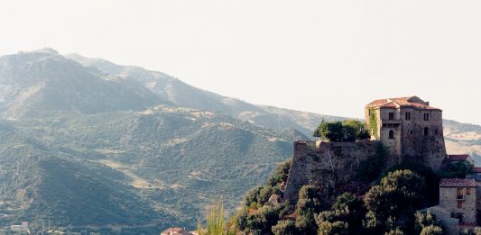 Borghi da scoprire: caccia ai Tesori Arancioni del Touring Club