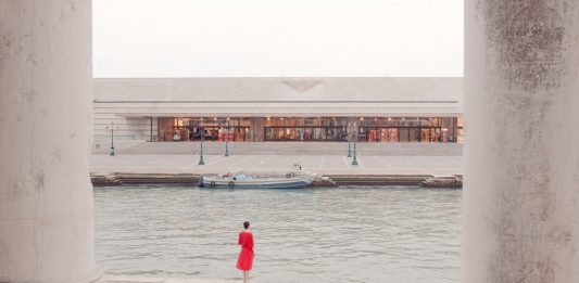 Il ritratto del Paese attraverso otto stazioni di grandi città italiane