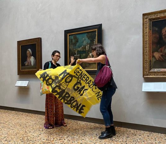 Gallerie dell’Accademia di Venezia, la protesta per il clima di Ultima Generazione