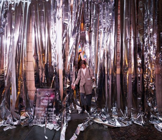 Living Room, a Cuneo quattro artisti interpretano la tradizione del tessuto