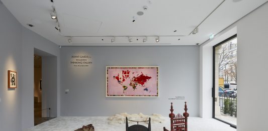 Christie’s, a Parigi è record mondiale per la Mappa di Alighiero Boetti boetti record
