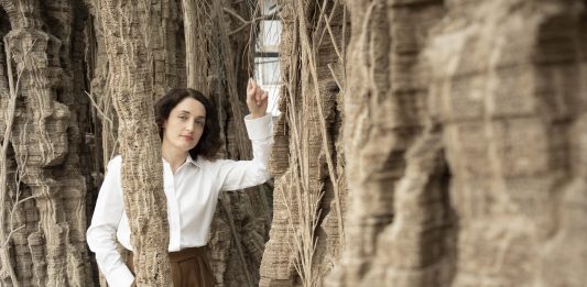 Una foresta enigmatica: Eva Jospin per il flagship store di Max Mara a Milano